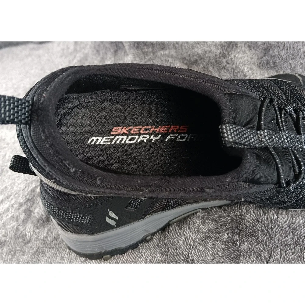 Skechers women black